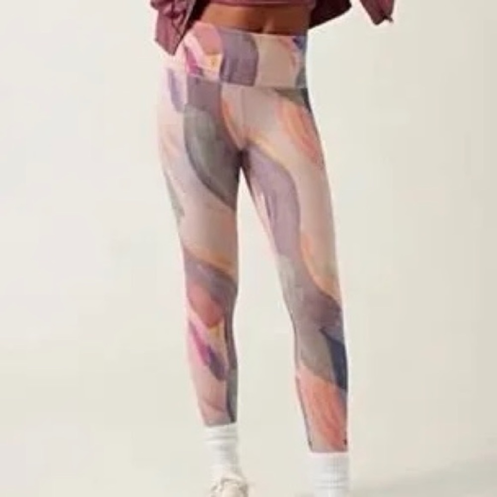 Women’s Athleta Elation 7/8 Tight in Vibrance Orchid Pink - Size XS